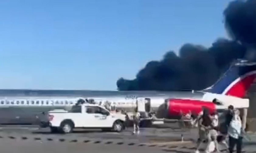 McDonnell Douglas MD-82 fängt bei Landung Feuer