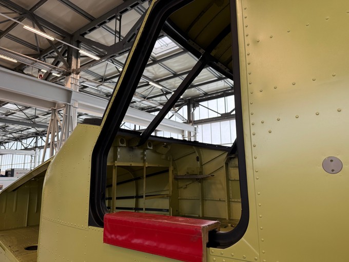 ... fertig gebaut sein. Es wird zum Testflugzeug ...