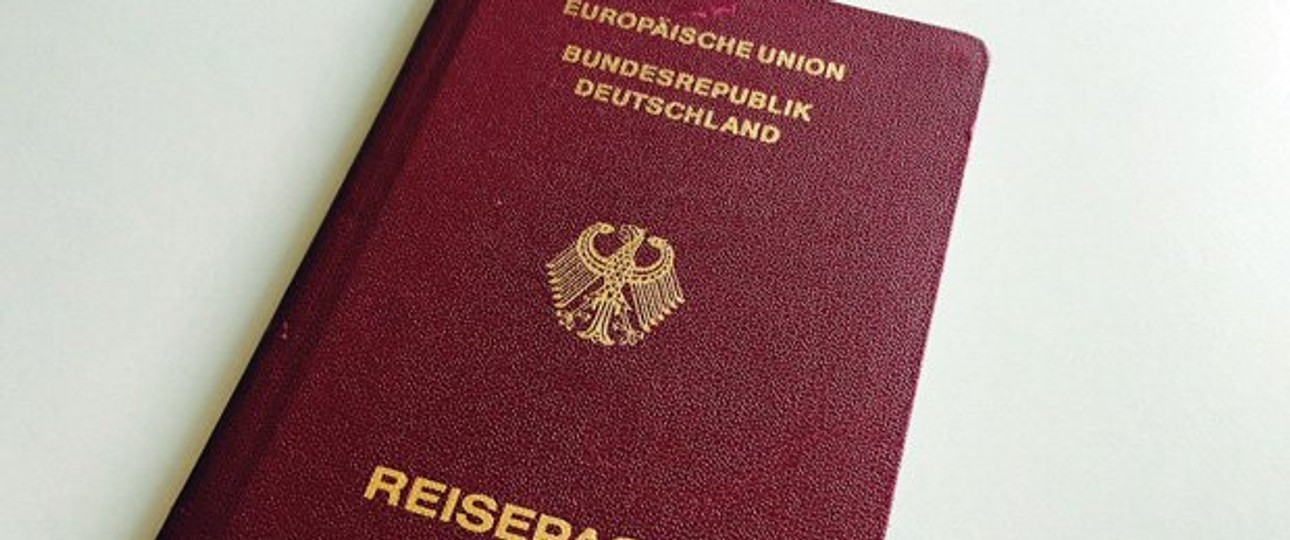 Deutscher Pass: In Frankfurt drohen strengere Kontrollen.