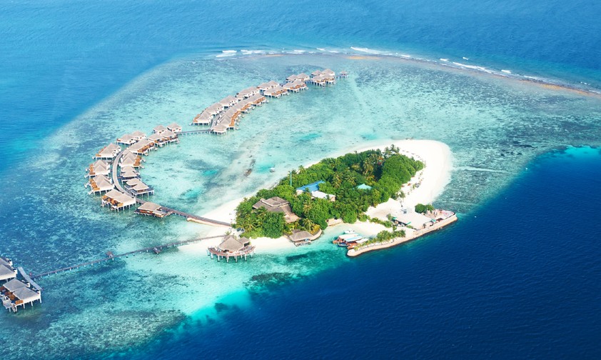 Malediven-Insel aus der Luft aufgenommen: Beond setzt auf zahlungskräftige Urlauber.