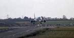 Boeing 777-300ER von Emirates: Die Landung in Birmingham ist zuerst missglückt.
