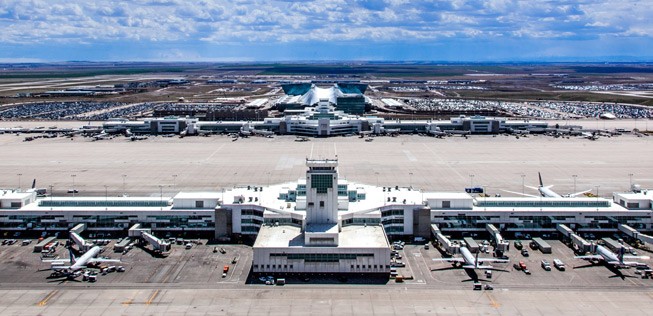 <strong>Platz 2:</strong> Denver International Airport (USA). 20.171 Verbindungen im September 2020 (48 Prozent Abfall).