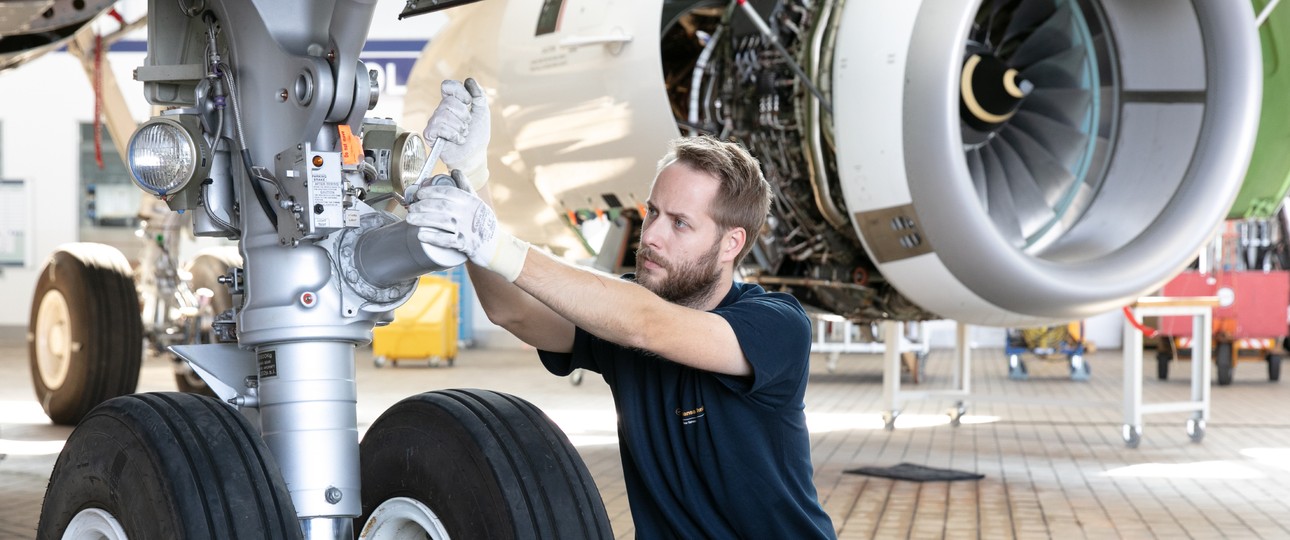 Mitarbeiter von Lufthansa Technik: Die Firma soll wachsen.