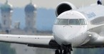 Flieger am Bodensee-Airport Friedrichshafen: Der Flughafen bekommt finanzielle Unterstützung.