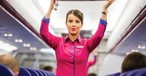 Flugbegleiterin von Wizz Air: Die Billigairline hat Freude an Wien.