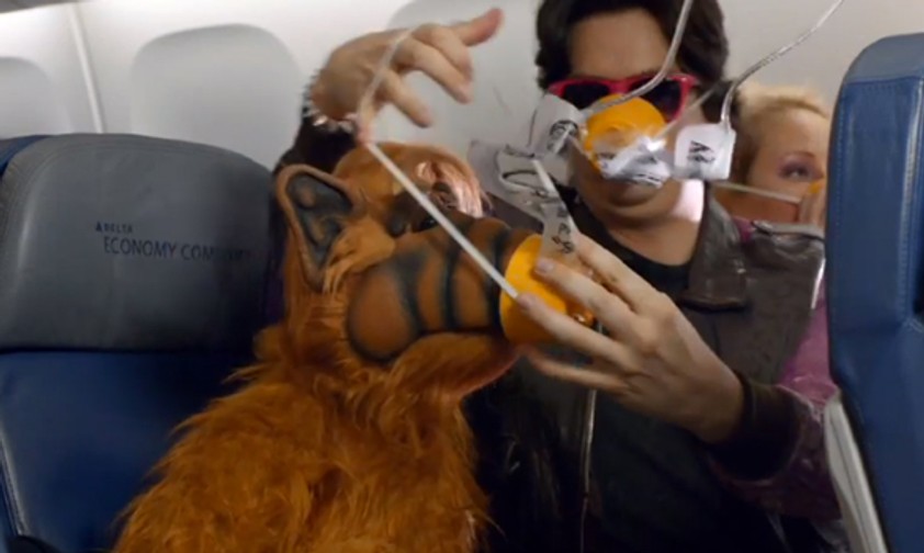 Katzenfresser Alf: Braucht Hilfe mit der Sauerstoffmaske.