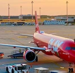 Airbus A321 Neo von Play in Berlin: Die Airline bietet auch Flüge nach Reykjavik.