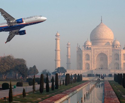 Airbus A320 von Aeroflot über dem Taj Mahal: Indien hat sich zum Umschlagplatz für westliche Ersatzteile entwickelt.