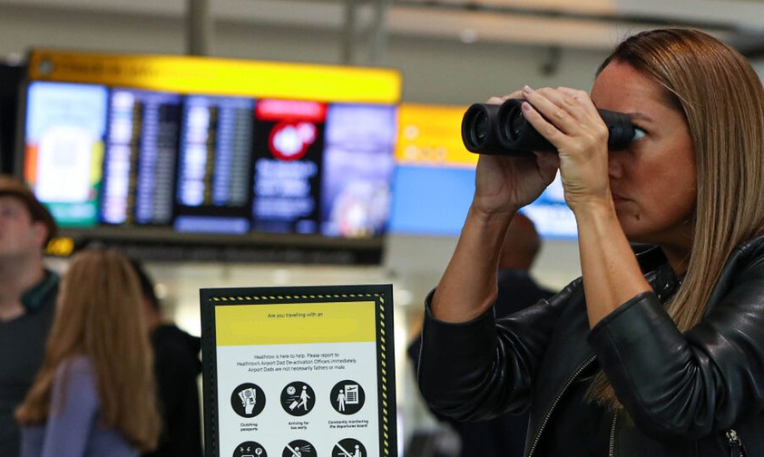 Passagierin in London-Heathrow: Neuer Aktionär im Anflug.