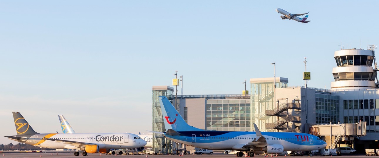 Jets von Condor, Tuifly und Eurowings in Düsseldorf: Der Sommerflugplan startet in Kürze.