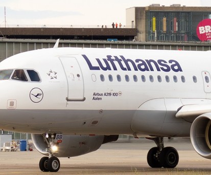 Lufthansa-Jet in Bremen (Archivbild): Die Frankfurt-Flüge kehren zurück.