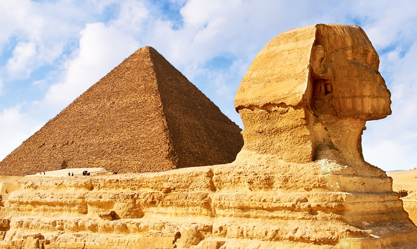 Die Sphinx und die Pyramiden von Gizeh: Der Flughafen ist noch unterbeschäftigt.