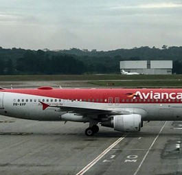 Flugzeug von Avianca Brasil: Die brasilianische Fluglinie wird Teil der kolumbianischen Holding.