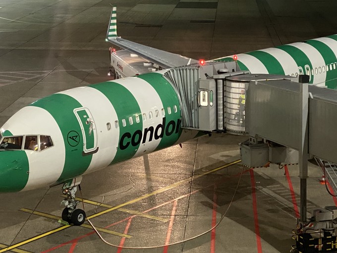Die D-ABOK, hier 2023 in Düsseldorf: Steht seit Mai 2025 in St Athan in Wales.