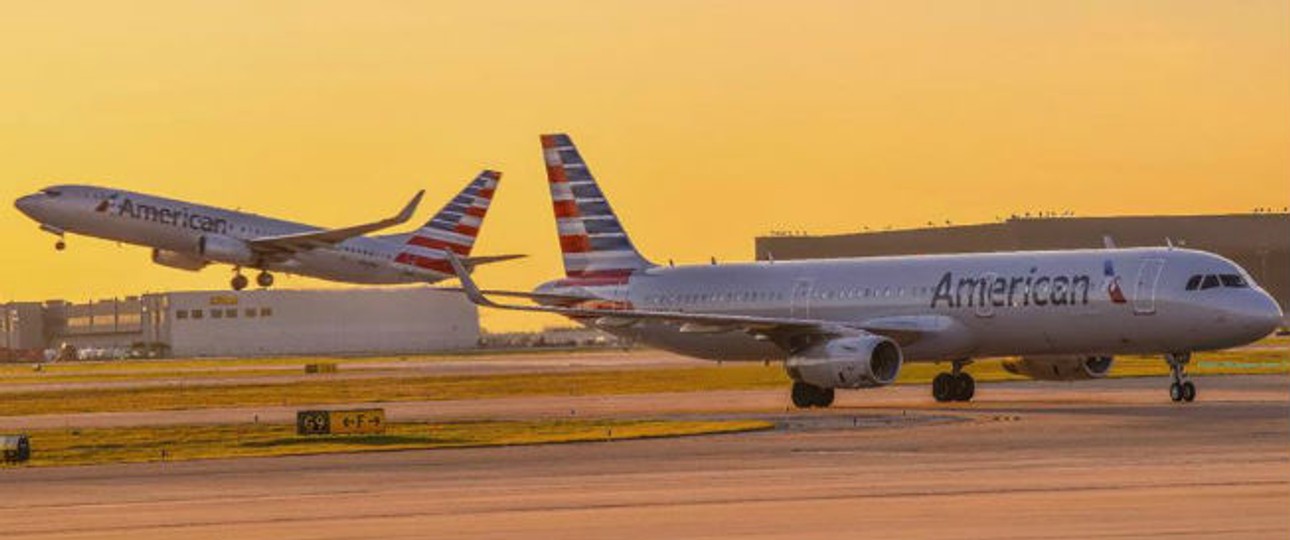 Flieger von American: Einige Flugbegleiter wollten sich etwas dazu verdienen.