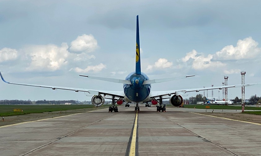 Geparkter Boeing-Jet von Ukraine International: Das Land soll eine neue Fluggesellschaft erhalten.