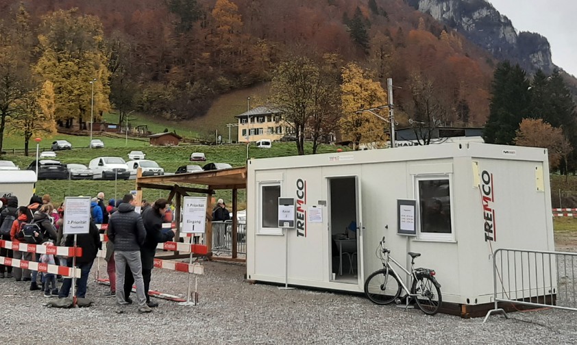 Das Check-in auf dem Parkplatz der Standseilbahn.