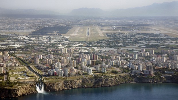 … denn Platz 1 hat satte 670 Verbindungen zu bieten: Vom Antalya Airport fliegen 108 Airlines.