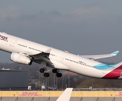 Brussels OO-SFJ bei start am Flughafen Brüssel: Der Airbus A330 trägt weiter die Bemalung von Eurowings.