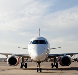 Embraer E195 von Austrian Airlines: Die Aufnahme der neuen Flugzeuge bereitet Probleme.