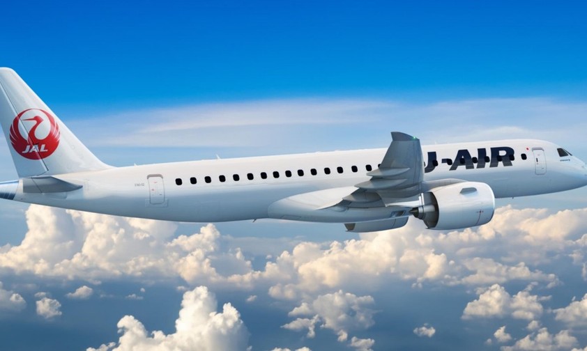 Embraer E190-E2 in den Farben von J-Air: Japan Airlines setzt für die Regionaltochter auf den brasilianischen Regionaljet.