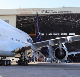 Zwei Airbus A380 von Lufthansa bei Lufthansa Technik Philippines zum Zwölf-Jahres-Check: die D-AIMH und die D-AIMC.