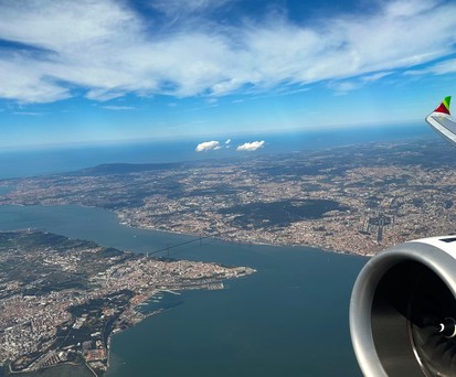 Blick aus einem Airbus A330 Neo von Tap auf Lissabon: Nun ist klar, wie die Privatisierung umgesetzt wird.
