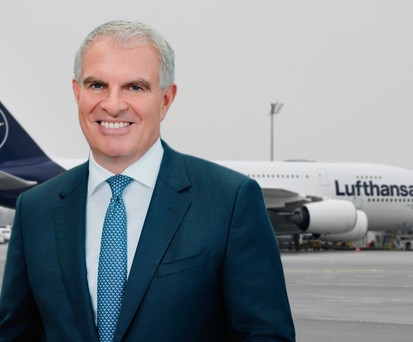 Lufthansa-Chef Carsten Spohr und ein A380: Keine Reue - im Gegenteil.