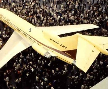 27. November 1962: Die Boeing 727 wird erstmals der Öffentlichkeit vorgestellt.
