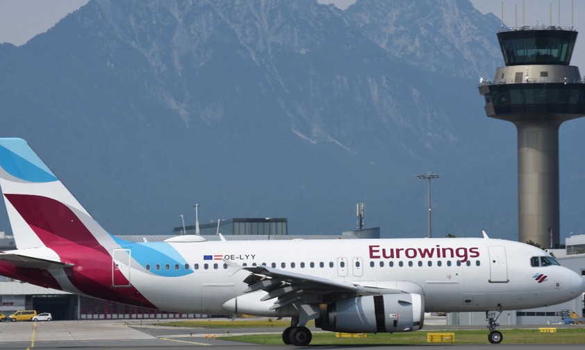 Eurowings-Jet in Salzburg: In einem Flieger der Airline wird geimpft.
