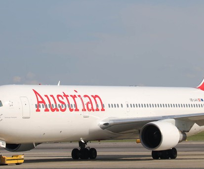 Die Boeing 767 noch in den Farben von Austrian Airlines: Ersatzteilspender.