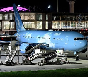 Air Drake in Hamburg: Das Flugzeug ist seit dem 21. September in Hamburg.