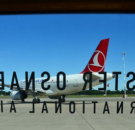 Maschine von Turkish Airlines am Flughafen Münster/Osnabrück: Im Winter sieht man sie nicht mehr.