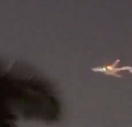 Boeing 747-8 F von Atlas Air: Feuer aus dem Triebwerk.