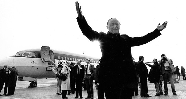 Monsignor James Horan an seinem Flughafen: Er überwand alle Widerstände.