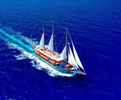 MS-Galileo lief 1992 als Zweimaster vom Stapel.