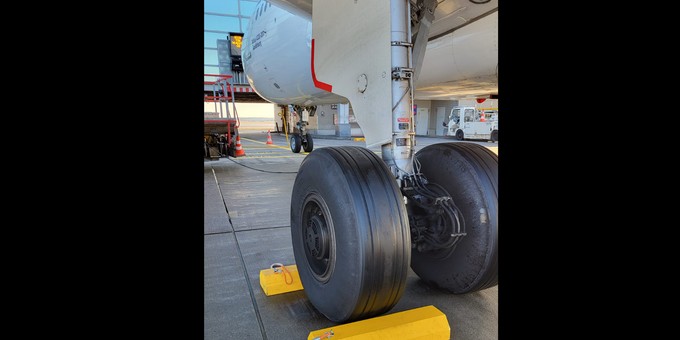 Das Bugfahrwerk des bis zum letzten Flug ältesten Fliegers der Flotte.