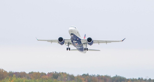 Airbus A220 von Delta: Fluggesellschaften müssen die Läschsysteme in den Jets überprüfen. 