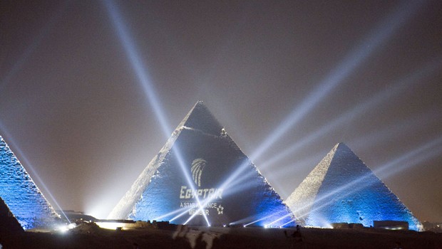 Egypt-Air-Logo auf den Pyramiden: Schwierige Zeiten.