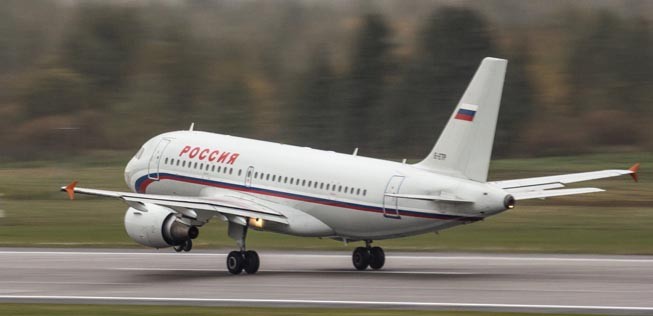 So sahen die Flieger von Rossiya bislang aus. Sehen Sie im folgenden Video, wie das Flugzeug neu bemalt wurde.