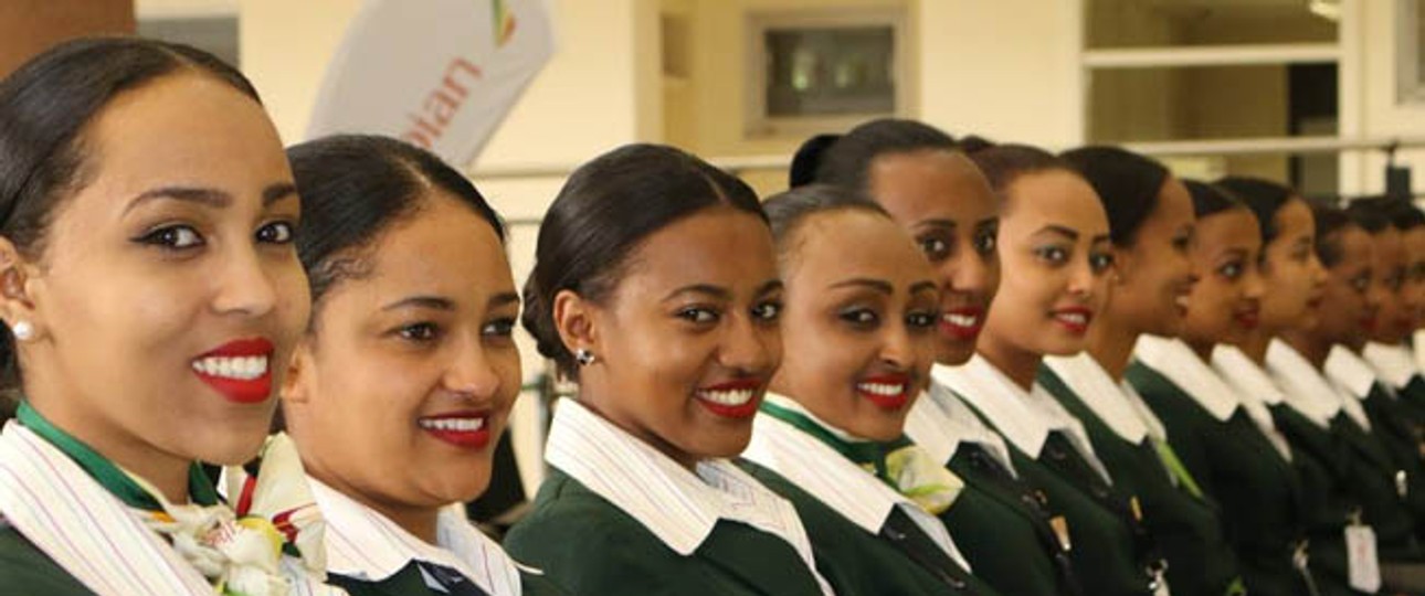 Flugbegleiterinnen von Ethiopian Airlines: Die Fluglinie wird in die politischen Wirren hereingezogen.