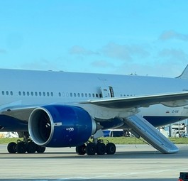 Boeing 777 von British Airways: Nun ist klar, was die Rutsche löste.