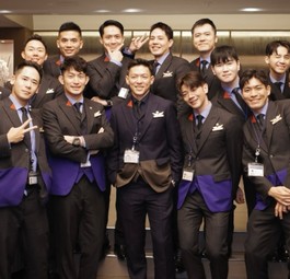 Flugbegleiter von China Airlines: Mitte November flog die erste rein männliche Crew nach New York.