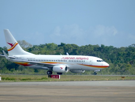 Boeing 737 von Surinam Airways: Die Fluglinie kämpft seit Jahren mit finanziellen Problemen. 