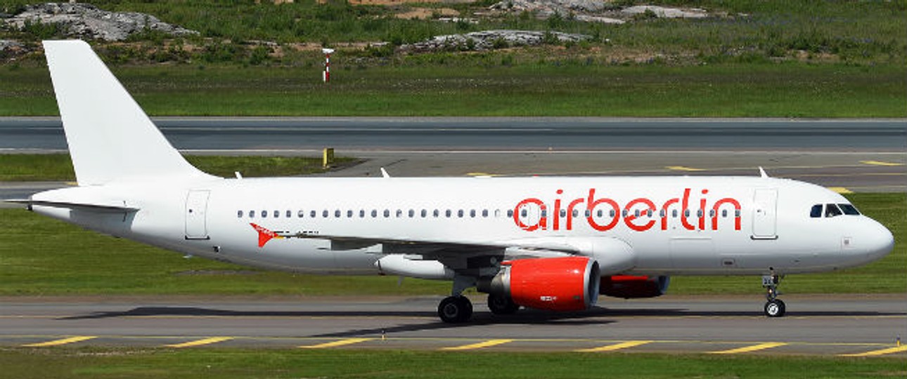 D-ABDX: Der A320 wurde in Island festgesetzt.