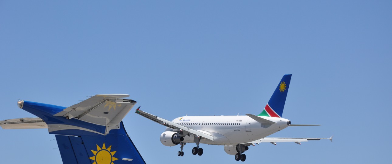 Startender Airbus A319 von Air Namibia: Die Airline steckt in Turbulenzen.