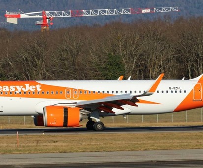 Airbus A320 Neo mit der Kennung G-UZHL in Genf: Das Flugzeug zeigt eine leicht veränderte Lackierung.