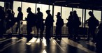 Lange Warteschlangen beim Boarding: Das Anstehen könnte dank einer simplen Methode bald ein Ende haben.