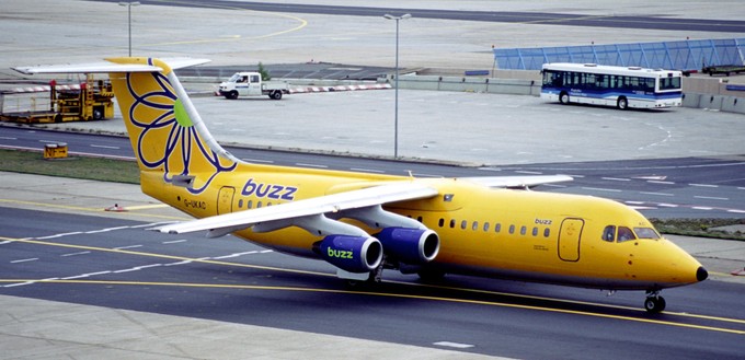 2003 schluckte Ryanair die britische KLM-Tochter Buzz mit Basis am Flughafen London Stansted.