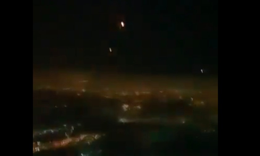 Raketen gegen Tel Aviv: Aufgenommen aus einem landenden Flugzeug.